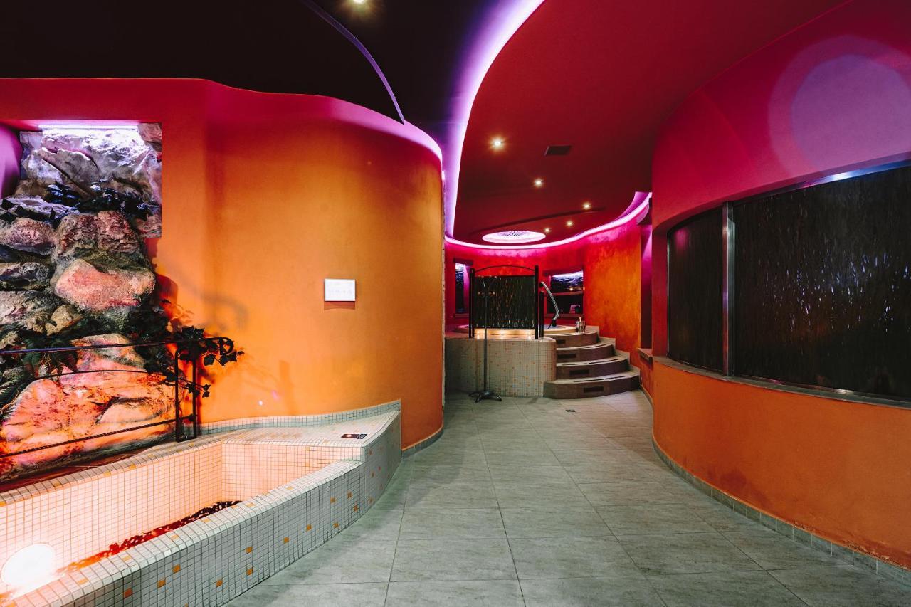 Hotel Palcat Табор Экстерьер фото