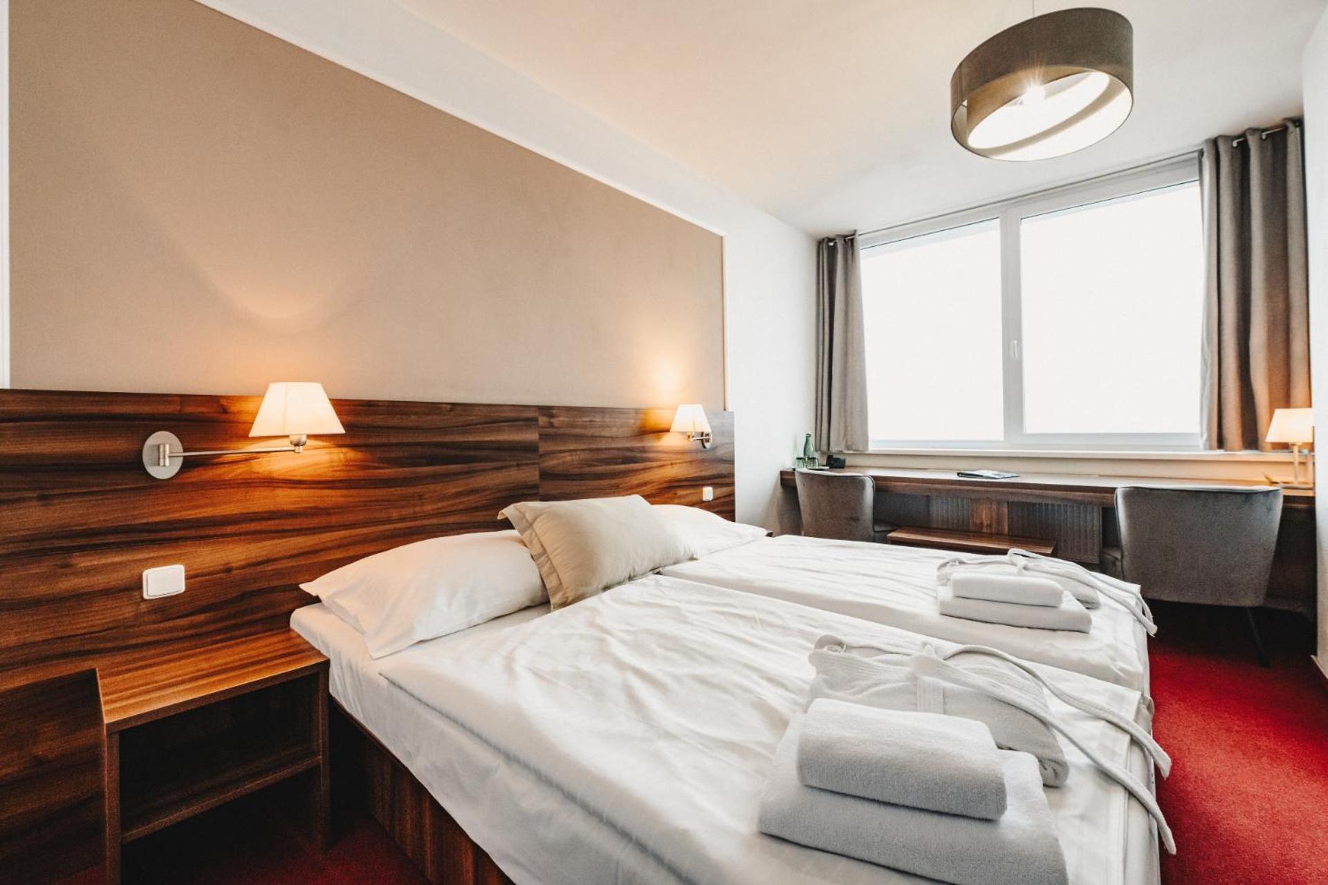 Hotel Palcat Табор Экстерьер фото
