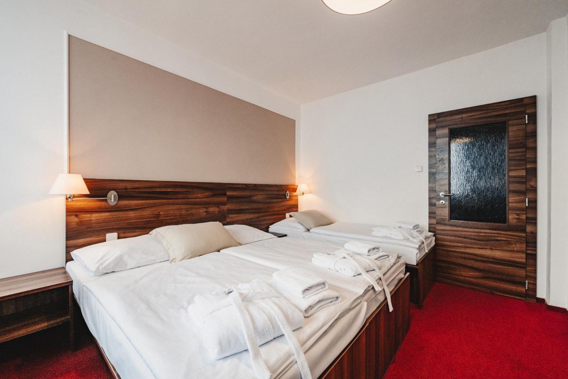 Hotel Palcat Табор Экстерьер фото